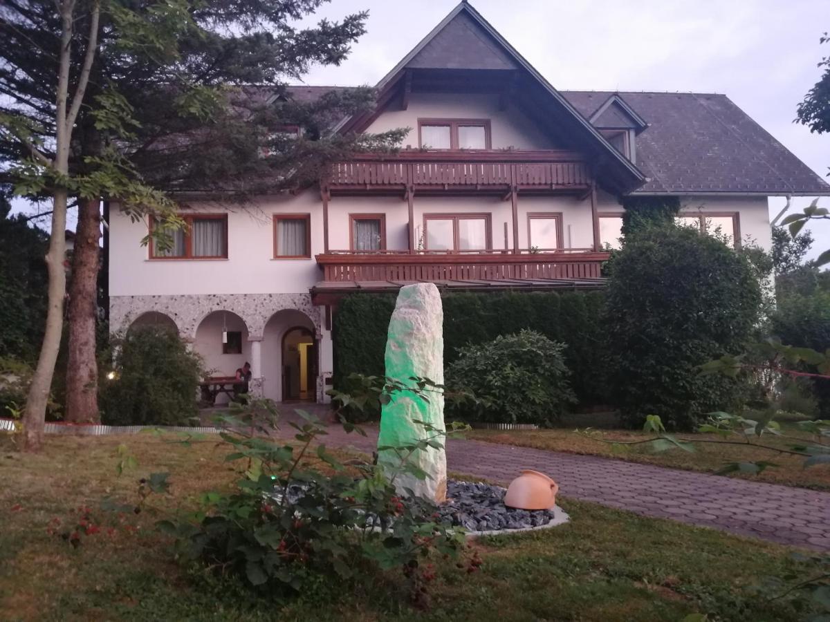 Pension Arkadenhof Fürstenfeld Exterior foto